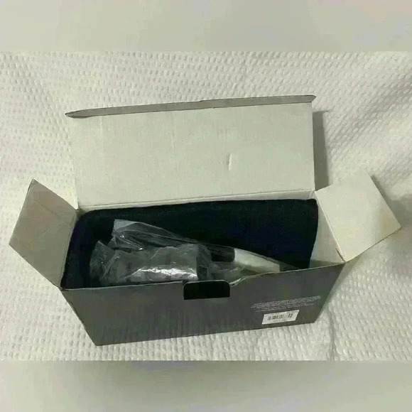 Salon Quality Flat Iron Accessory Set - Picture 3 of 3